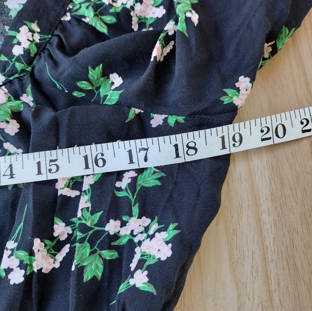 Old Navy Womens Top Blouse  Shirt Size L Black Floral - Picture 8 of 9